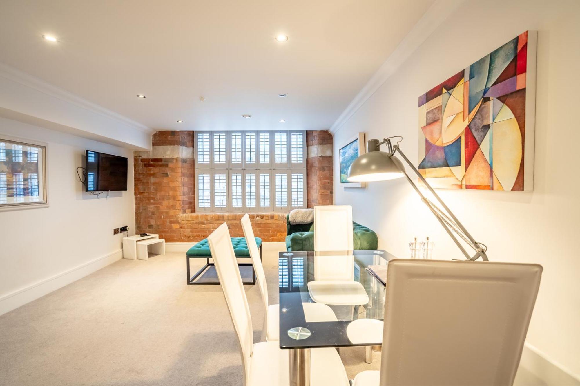 One-Bedroom Apartment