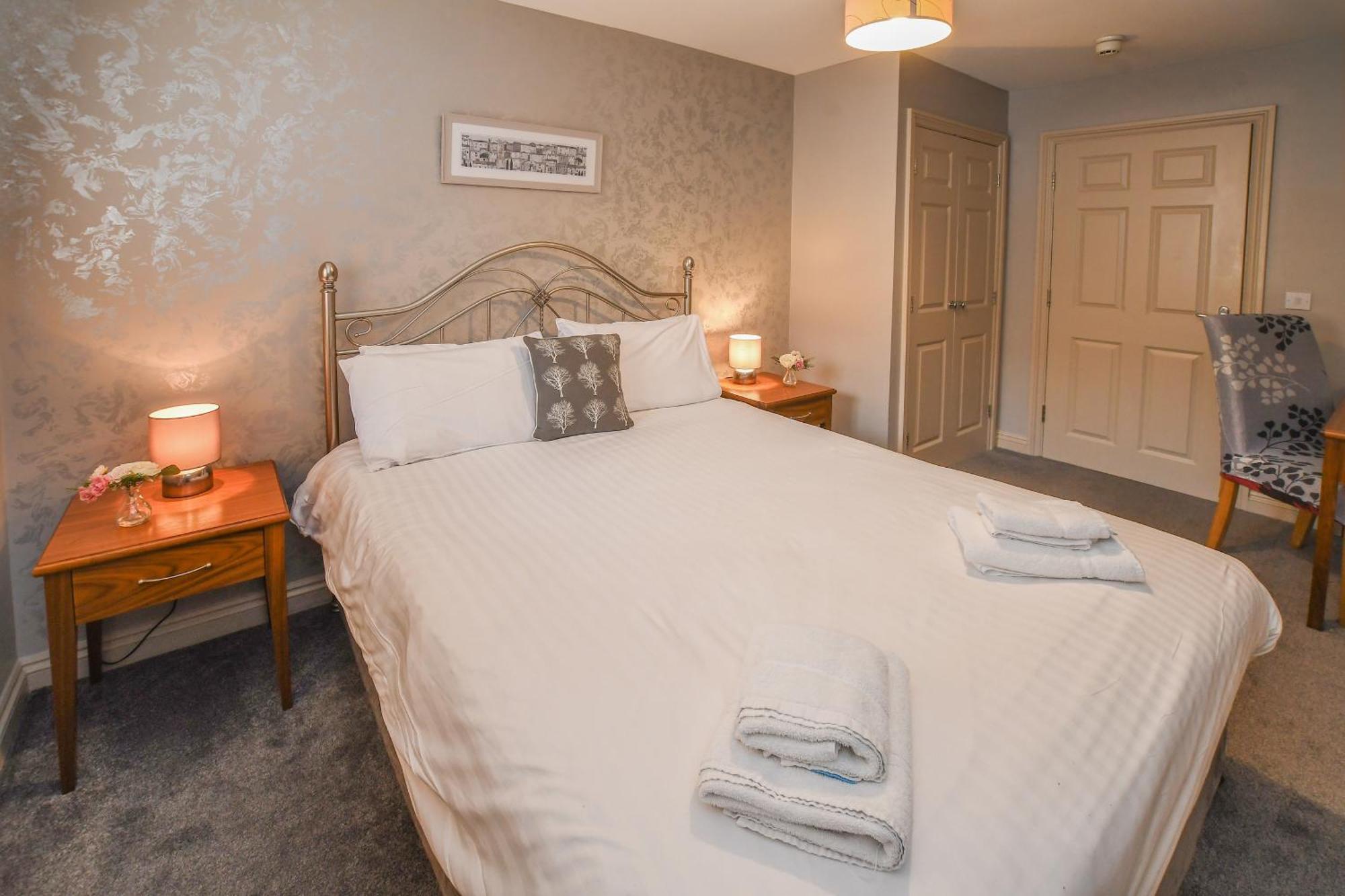 One Bed Apt Sleeps 2 Dbl No lift