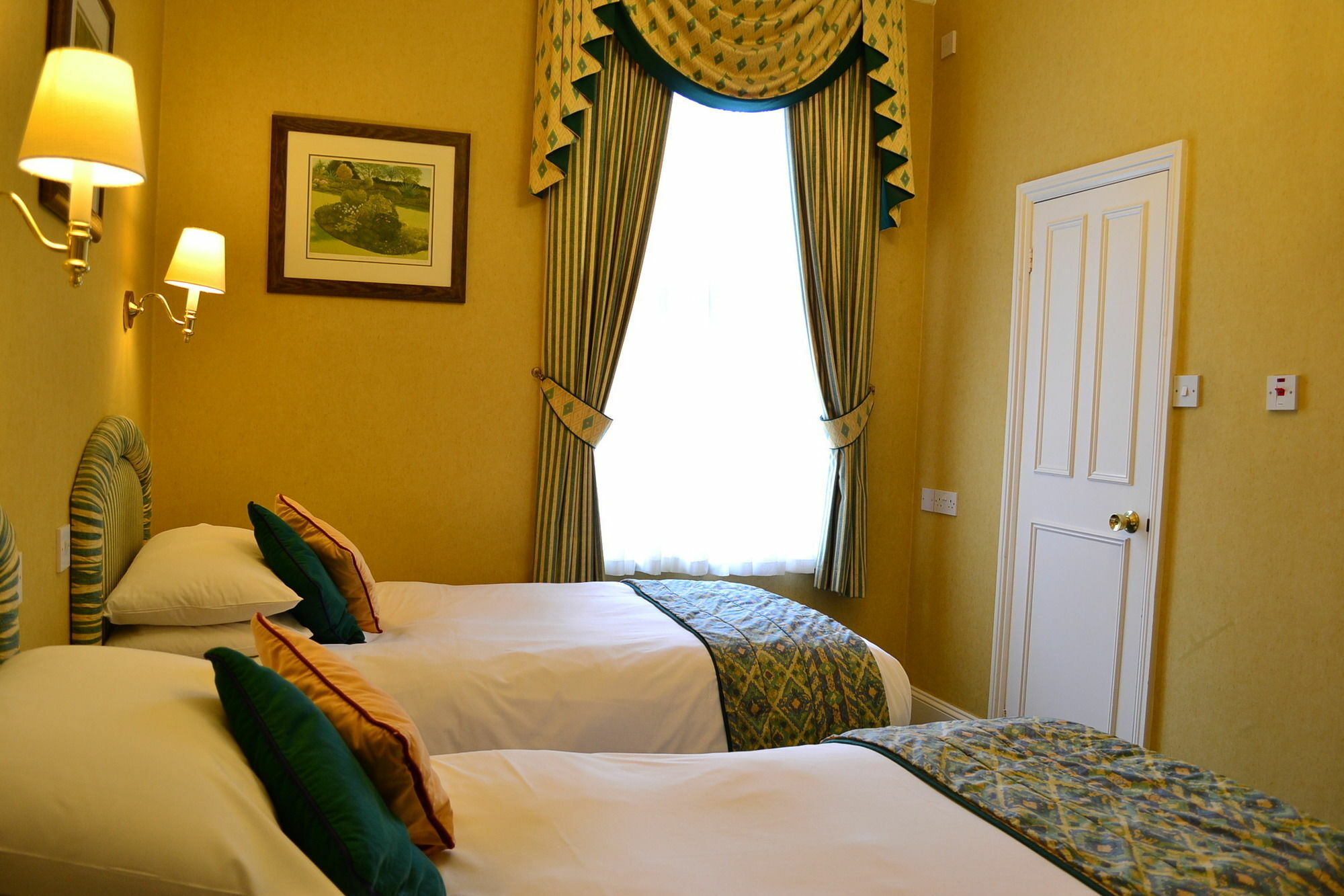 Small Twin Room
