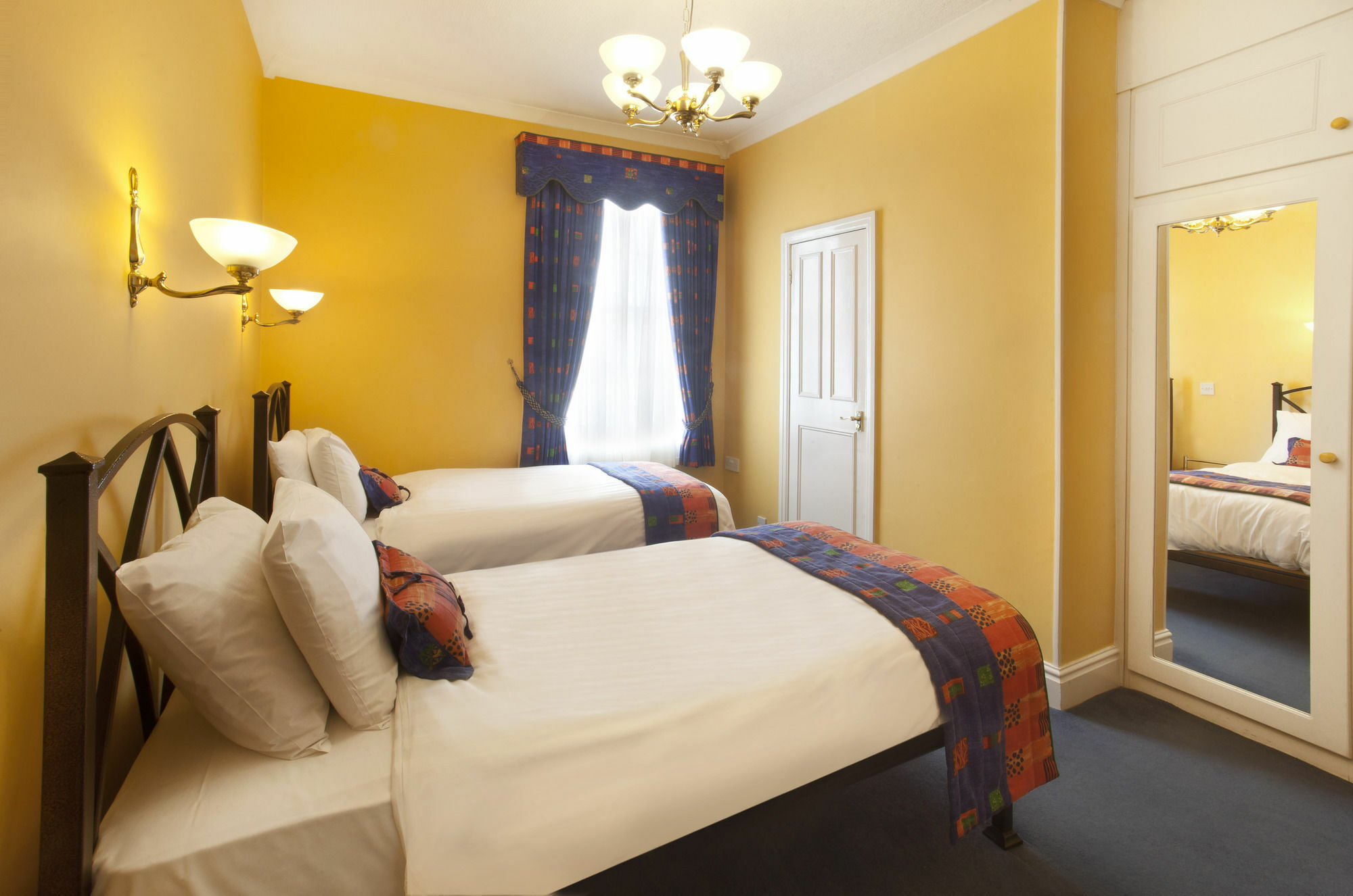 Small Twin Room