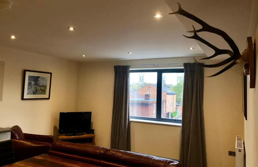 Vikings Two Bedroom Apartment With Free Parking.-1