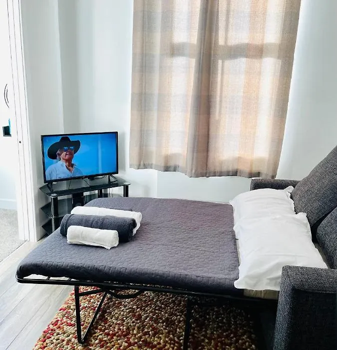5 Breaside Hideaway-1