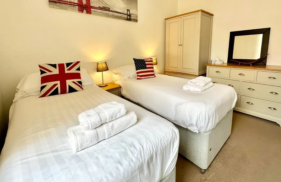 Luxury Apartment 6 Bluebridge With Free Allocated Parking-1