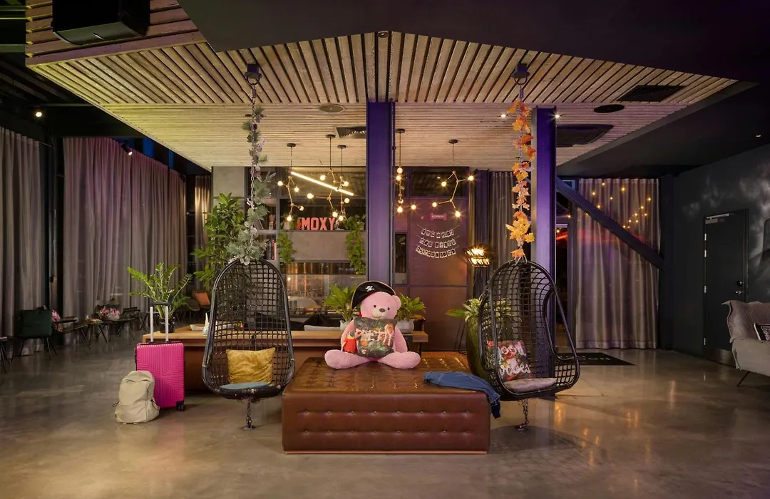 Moxy York-1