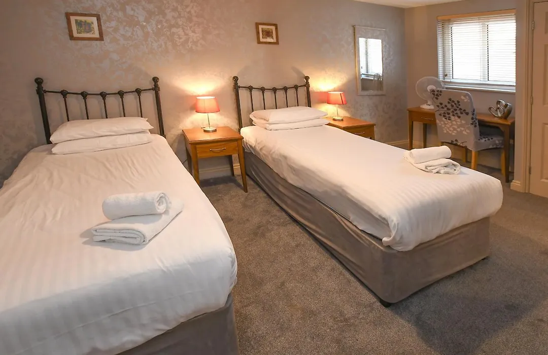 The Queens Hotel & Victoria Cloisters Apartments-1