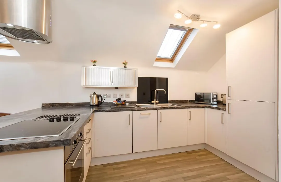 City Apartments - Reubens Court-1