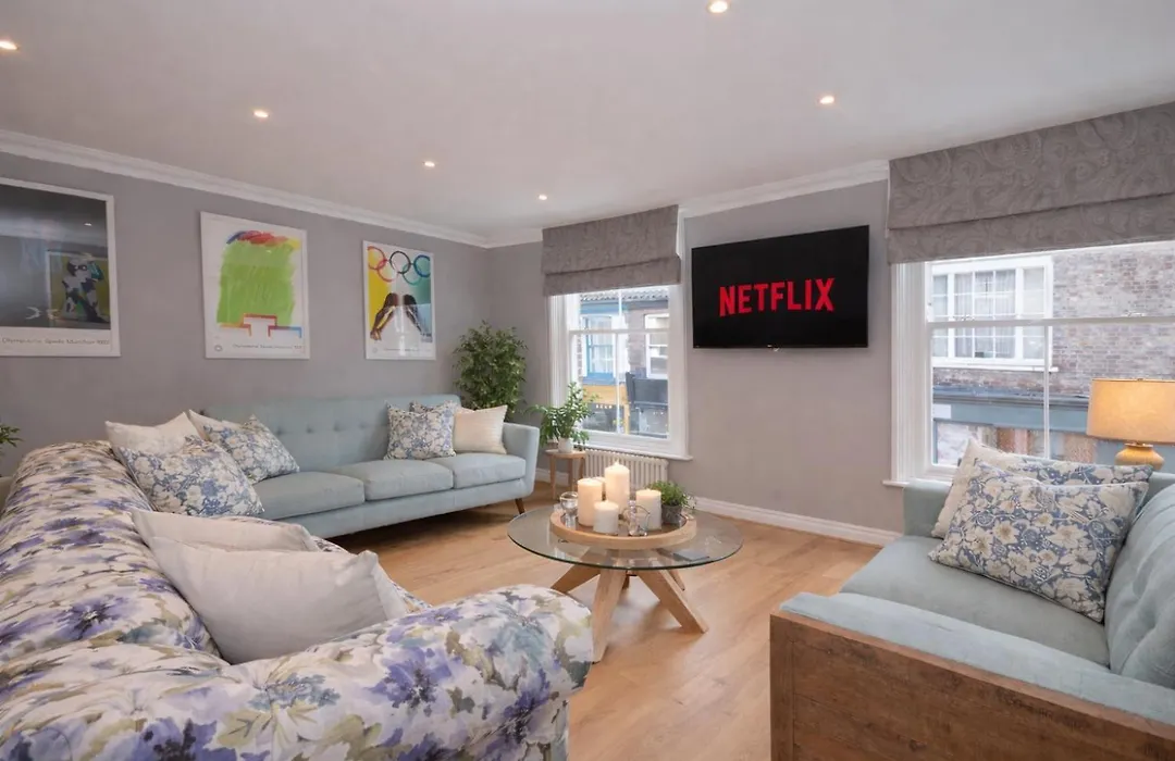 Fossgate Luxury Duplex City Centre Apartment With Free Parking-1