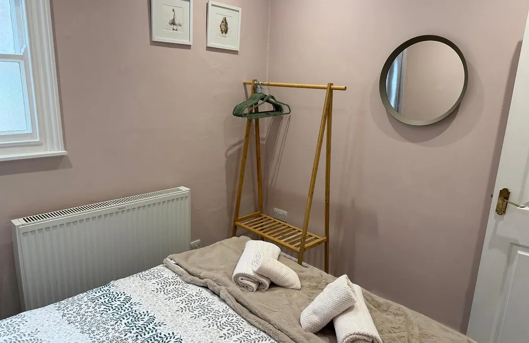 Millers Cottage With Free Allocated Parking-1