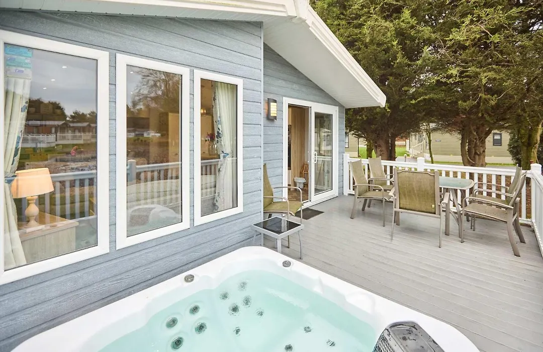 The Haven Lodge With Hot Tub-1