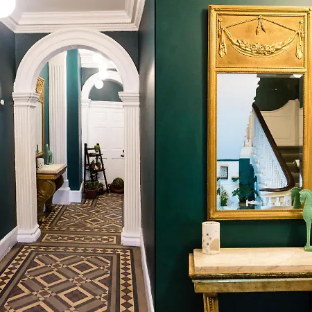Luxury Travel Emporium Yo1 - Exquisite 400 Year Old, City Centre Townhouse-2
