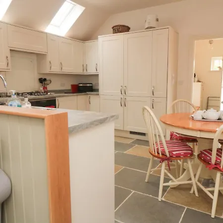 Applewood Cottage-3