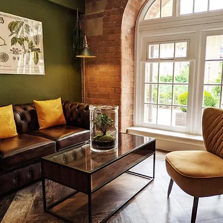 The Botanist'S Hideout - Luxury Retreat With Parking-3