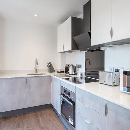 Stunning 1Br Apartment In The Heart Of York-3