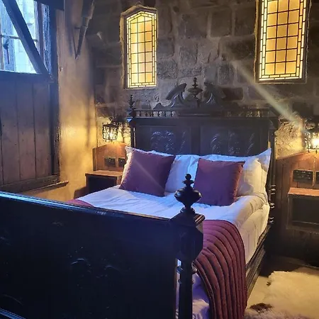 Hocus Pocus Tiny Hotel-3