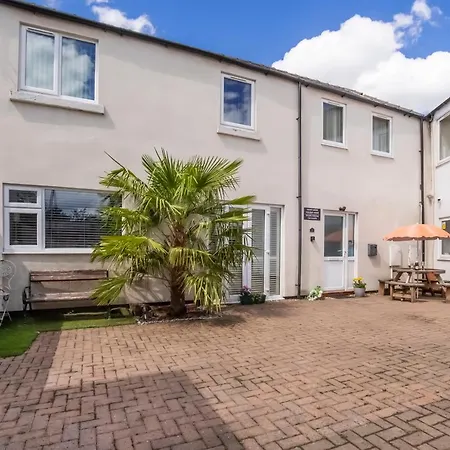 1 Ascot Mews - City Of York Holiday Home-3