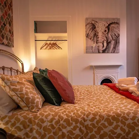 Escape 2 Unwind, Victorian Elegance - Sleeps 6-3