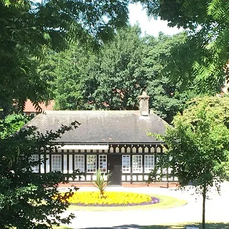 Burton Villa Guest House-2