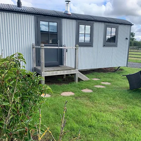 Springwood Shepherd Huts Glamping York-3