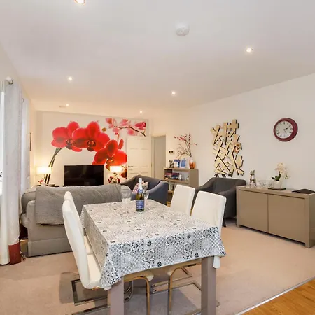 6 Hunter House - Heart Of The City With Free Onsite Parking-2