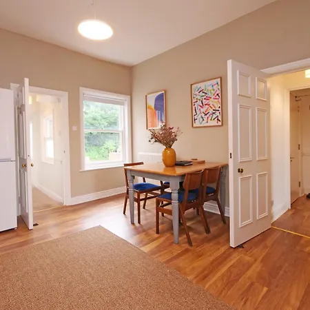 Fifth Quarter Apartment With Free Parking-2