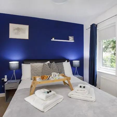 1 Liber House With Free Onsite Parking-2