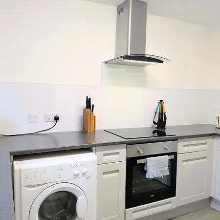 Fewster Apartment With Free Parking-3