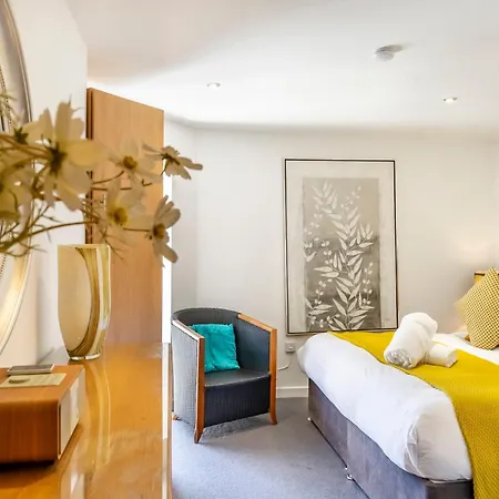 12 Stonegate Court-3