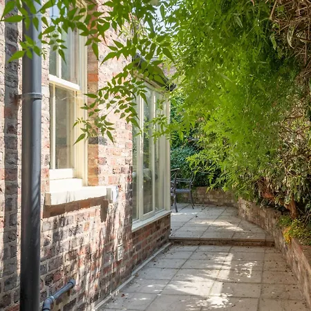 7 St John'S Crescent-2