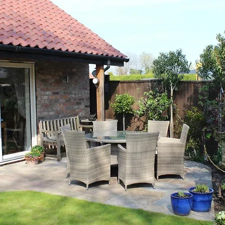 Mistletoe Cottage-3