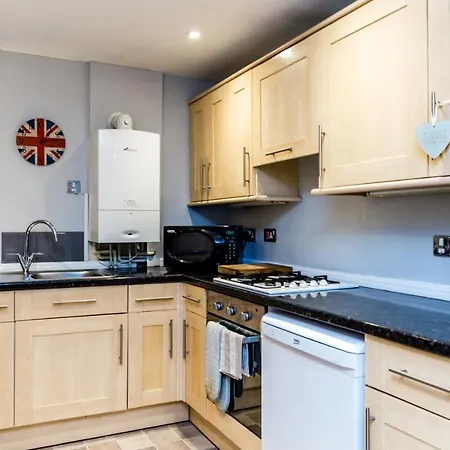 City Apartments - Buckingham Court-3