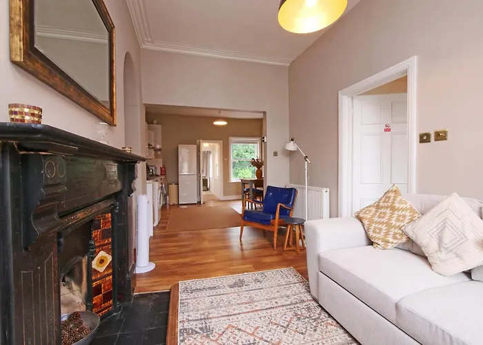 Fifth Quarter Apartment With Free Parking York