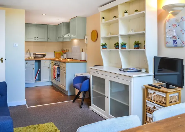 County House Apartment - 27911 York