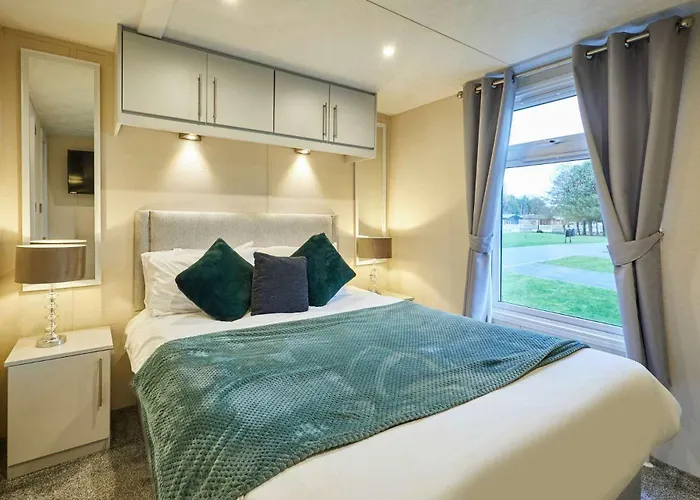 Woodpark Lodge With Hot Tub York admite animales