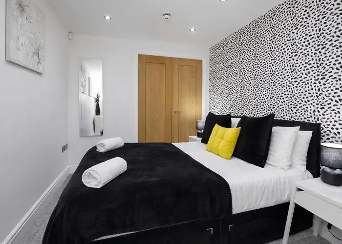 Apartment 1 The Keyes- Stylish & Spacious Apartment With Free Parking York