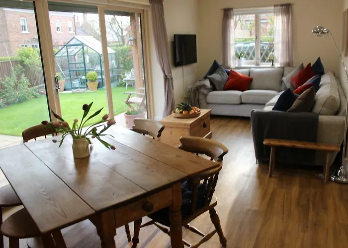 Mistletoe Cottage York